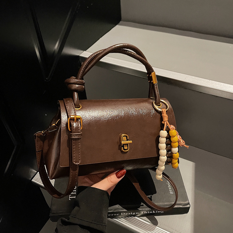 Ženska crossbody torbica od glatke kože s voskom – blistav dojam, gradski stil, svakodnevna upotreba, srednje veličine
