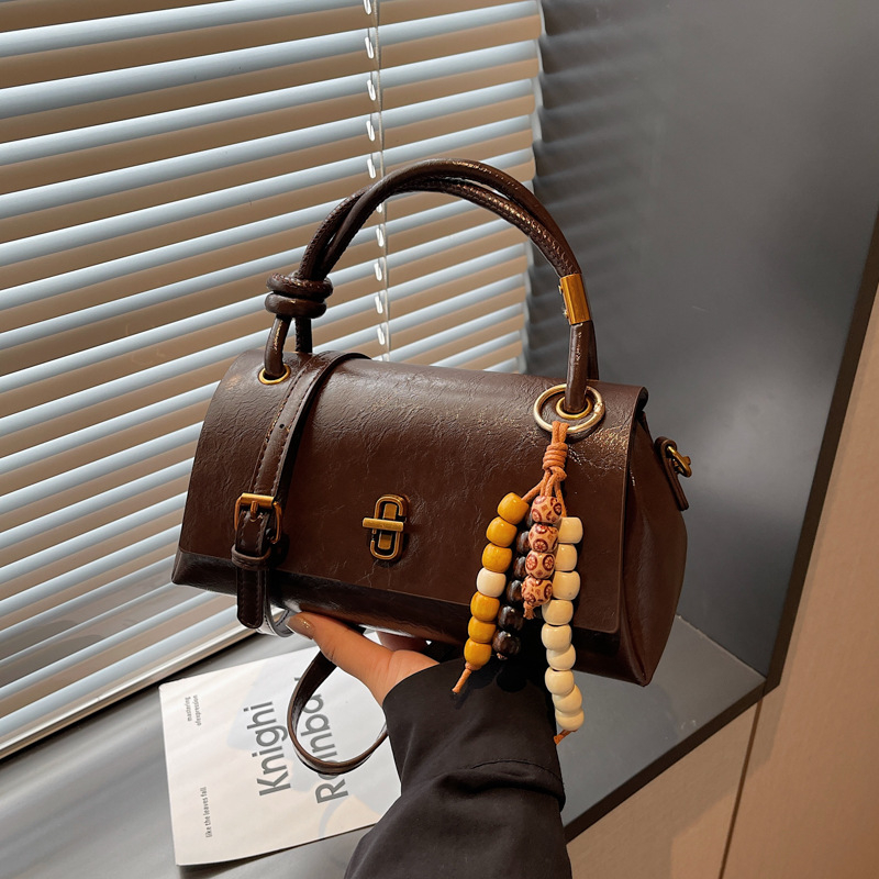 Ženska crossbody torbica od glatke kože s voskom – blistav dojam, gradski stil, svakodnevna upotreba, srednje veličine