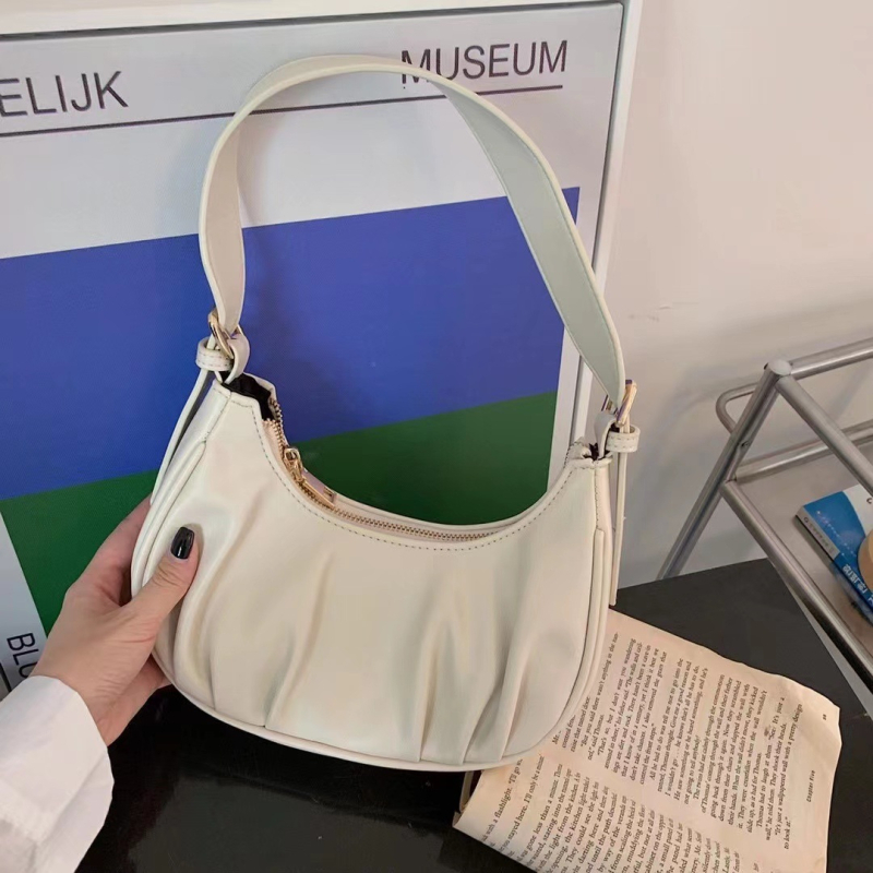 Crossbody Dumpling torba s plisiranim oblacima siluetom, PU koža, zatvaranje na zip, dvije naramenice, vanjski oblik školjke, unutarnji džepovi