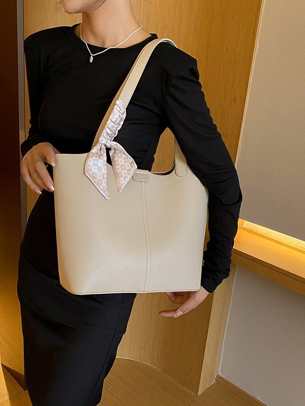 Visokokvalitetna retro Tote torba s velikim kapacitetom, PU materijal, zatvarač na zip, unutarnja džep za telefon i laminirani džep
