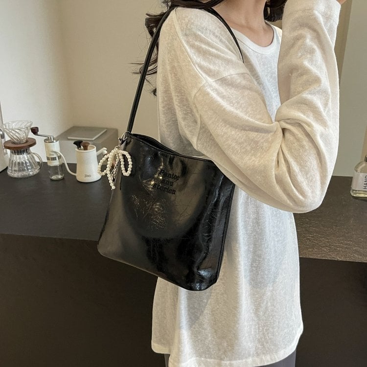 Geantă de damă cu capacitate mare, PU, design patchwork pentru subraț/totă bucket, formă orizontal pătrată, închidere magnetică.