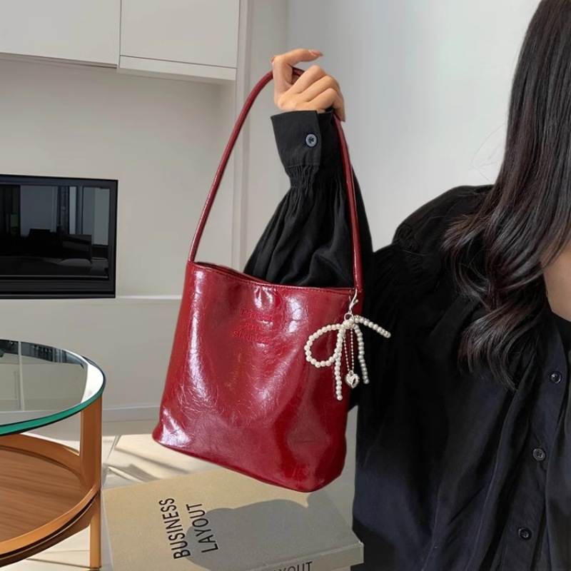 Geantă de damă cu capacitate mare, PU, design patchwork pentru subraț/totă bucket, formă orizontal pătrată, închidere magnetică.