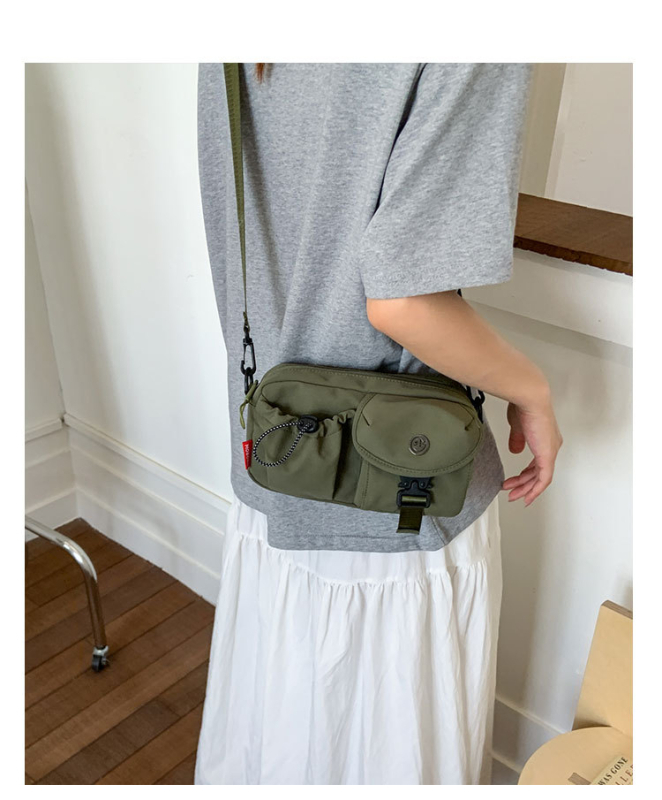 Crossbody torbica, lagana najlon torbica, ulični stil, vodoravni kvadratni oblik, zatvaranje zipom, džep za mobitel