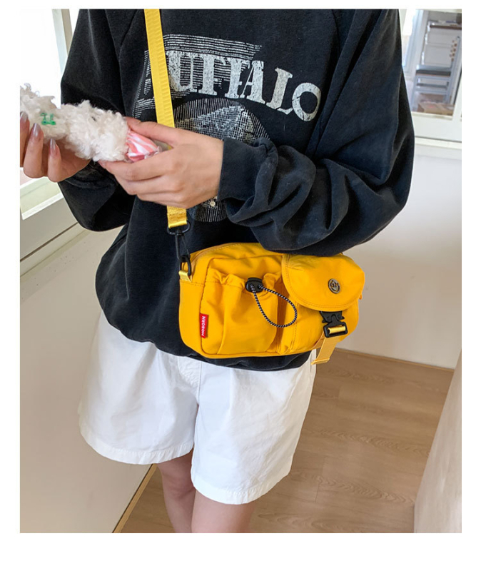 Crossbody torbica, lagana najlon torbica, ulični stil, vodoravni kvadratni oblik, zatvaranje zipom, džep za mobitel