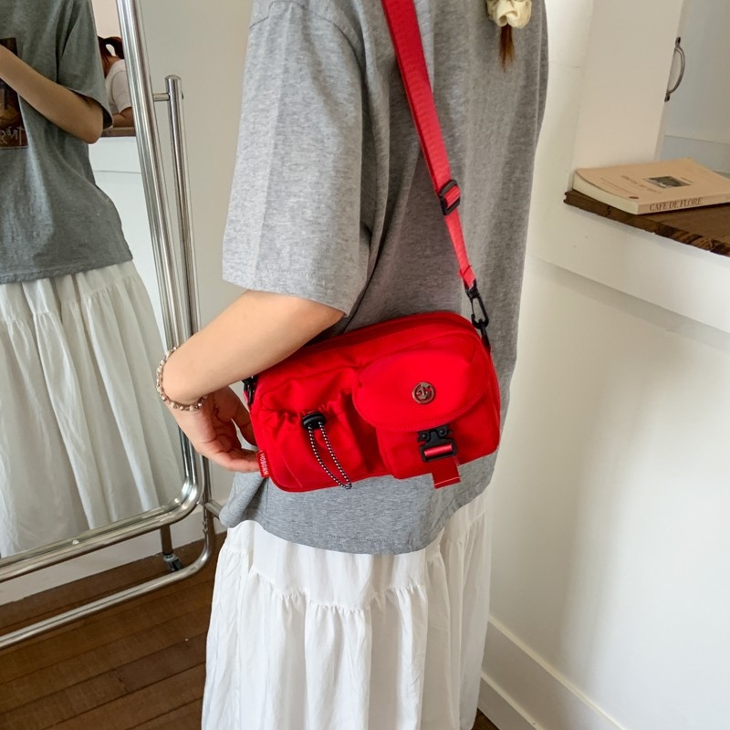 Crossbody torbica, lagana najlon torbica, ulični stil, vodoravni kvadratni oblik, zatvaranje zipom, džep za mobitel