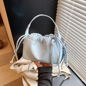 PU kibiro formos rankinė, miesto minimalistinis stilius, magnetinis užsegimas, vidinė kišenė su užtrauktuku ir ID kišenė, pavasaris 2025