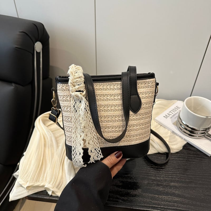 Moteriška kibiro formos rankinė kasdieniniam naudojimui, ypatinga medžiaga, poliesterio pamušalas, užtrauktuko uždarymas, vienas peties dirželis, vasara 2025