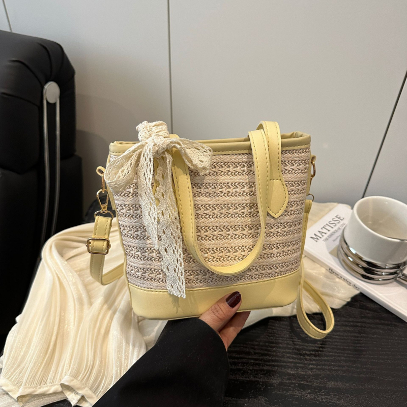 Moteriška kibiro formos rankinė kasdieniniam naudojimui, ypatinga medžiaga, poliesterio pamušalas, užtrauktuko uždarymas, vienas peties dirželis, vasara 2025