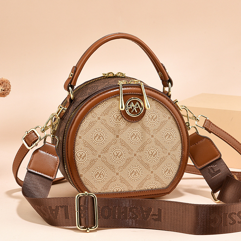 PU rankinė per petį — vertikalios kvadrato formos, užtrauktukas uždarymas, PU įdėklas, vidinė kišenė su užtrauktuku, trys peties dirželiai, miesto paprastas stilius