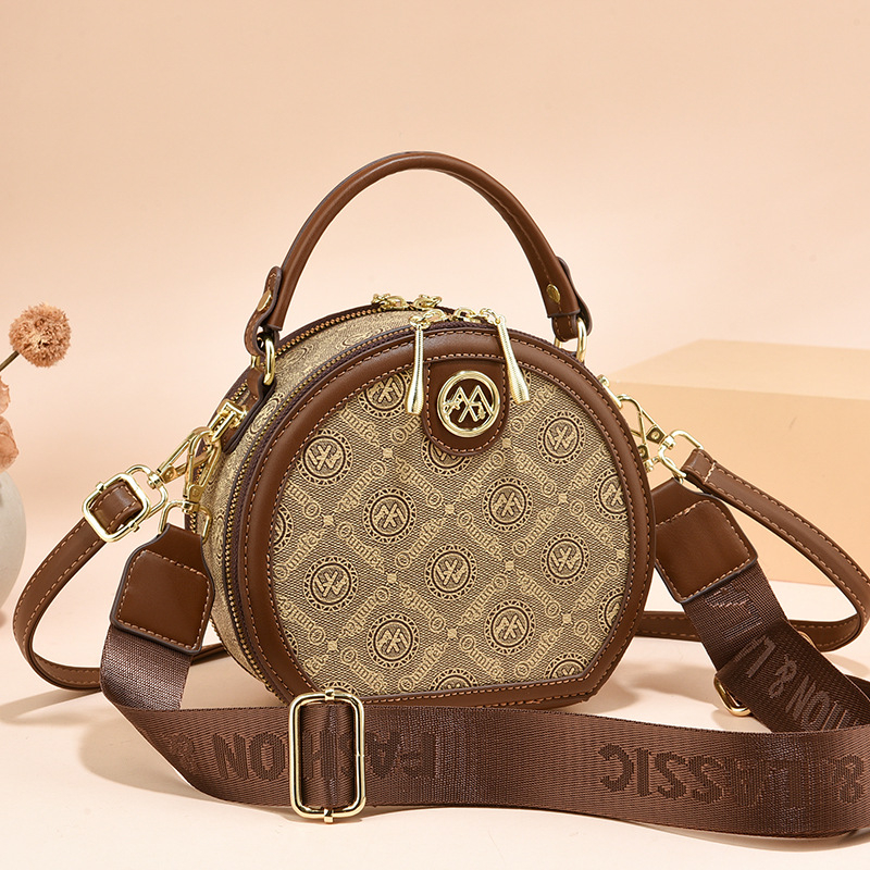 PU rankinė per petį — vertikalios kvadrato formos, užtrauktukas uždarymas, PU įdėklas, vidinė kišenė su užtrauktuku, trys peties dirželiai, miesto paprastas stilius