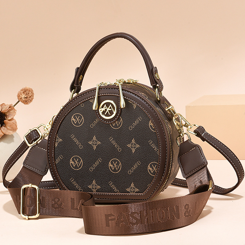 PU rankinė per petį — vertikalios kvadrato formos, užtrauktukas uždarymas, PU įdėklas, vidinė kišenė su užtrauktuku, trys peties dirželiai, miesto paprastas stilius