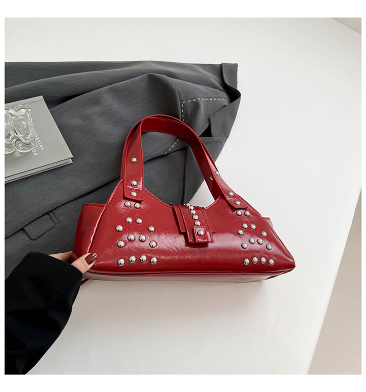 Tote rankinė su kniedėmis, PU dirbtinė oda, gatvės stiliaus, pažastinė rankinė, horizontali kvadratinė forma, užtrauktukas