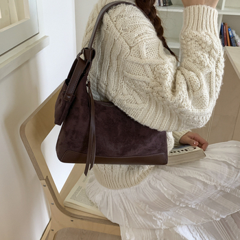 PU rankinė po pažastimi, didelė talpa, užtrauktukas, vidinė kišenė telefonui, kasdieniam naudojimui