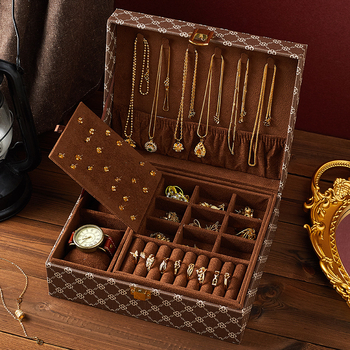 Kutija za nakit s prugastim uzorkom, materijal kortikalni, stil ležeran, tvrdoća: tvrda (Brand: Third son; Model: Jewelry box; Materijal: Cortical; Uzorak: Pruge; Tvrdoća: Tvrda)