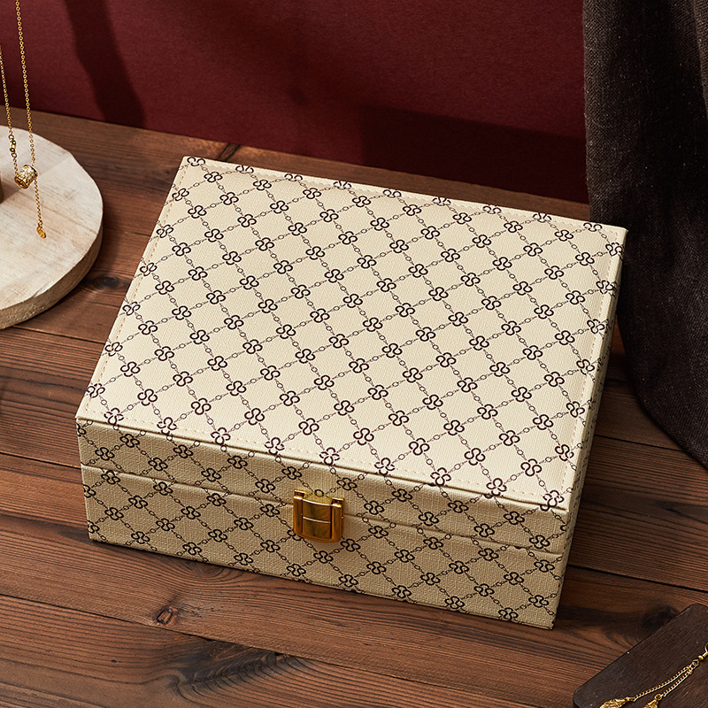 Kutija za nakit s prugastim uzorkom, materijal kortikalni, stil ležeran, tvrdoća: tvrda (Brand: Third son; Model: Jewelry box; Materijal: Cortical; Uzorak: Pruge; Tvrdoća: Tvrda)