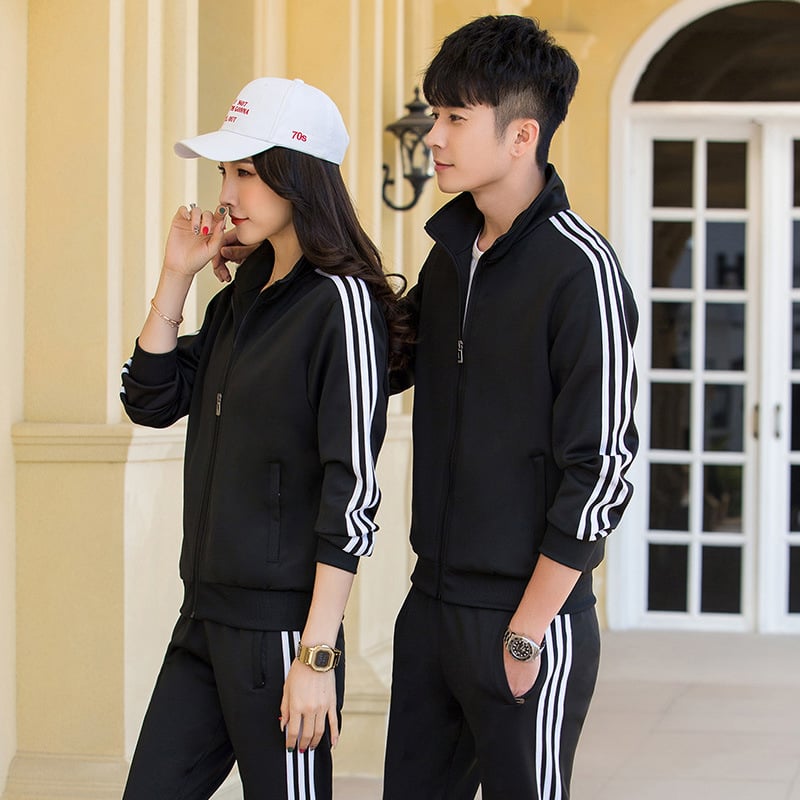 Спортен костюм: контрастен цветен дизайн, четири сезона, тъкани: полиестер 40% и южнокорейска коприна, без подплата