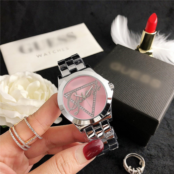 Моден дамски часовник - кварцов механизъм, циферблат 38 мм, дебелина 18 мм, корпус и каишка от сплав, единична сгъваща катарама, декорация с кристали