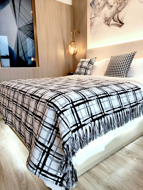 Полиестерна хотелска пътека за крака на леглото с геометричен модел, стил достъпна лукс, код Fs75736554302200