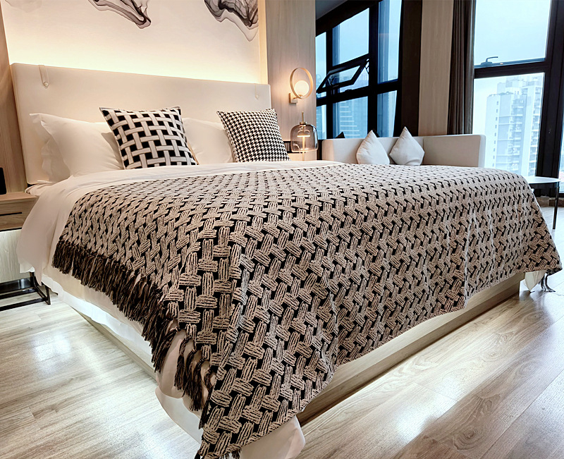 Полиестерна хотелска пътека за крака на леглото с геометричен модел, стил достъпна лукс, код Fs75736554302200