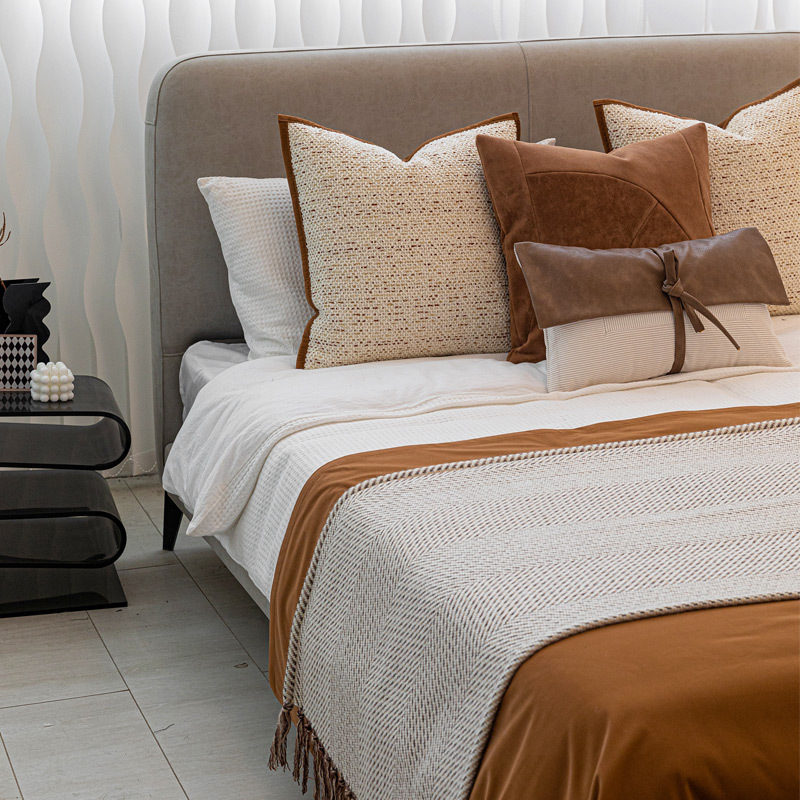 Voodi jooksja logoga – minimalistlik stiil, hotellikasutus, ühesugune muster, kohandatav