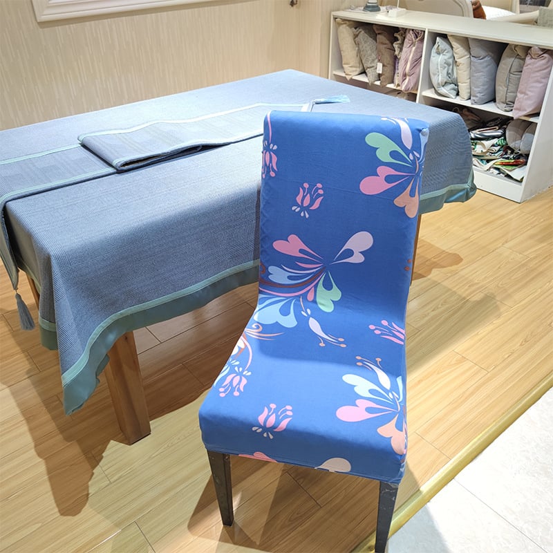 Navlaka za stolicu od Milk Silk, moderan minimalistički stil, dekorativna funkcija, jednobojni uzorak