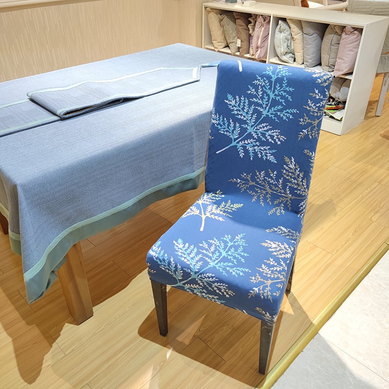 Navlaka za stolicu od Milk Silk, moderan minimalistički stil, dekorativna funkcija, jednobojni uzorak