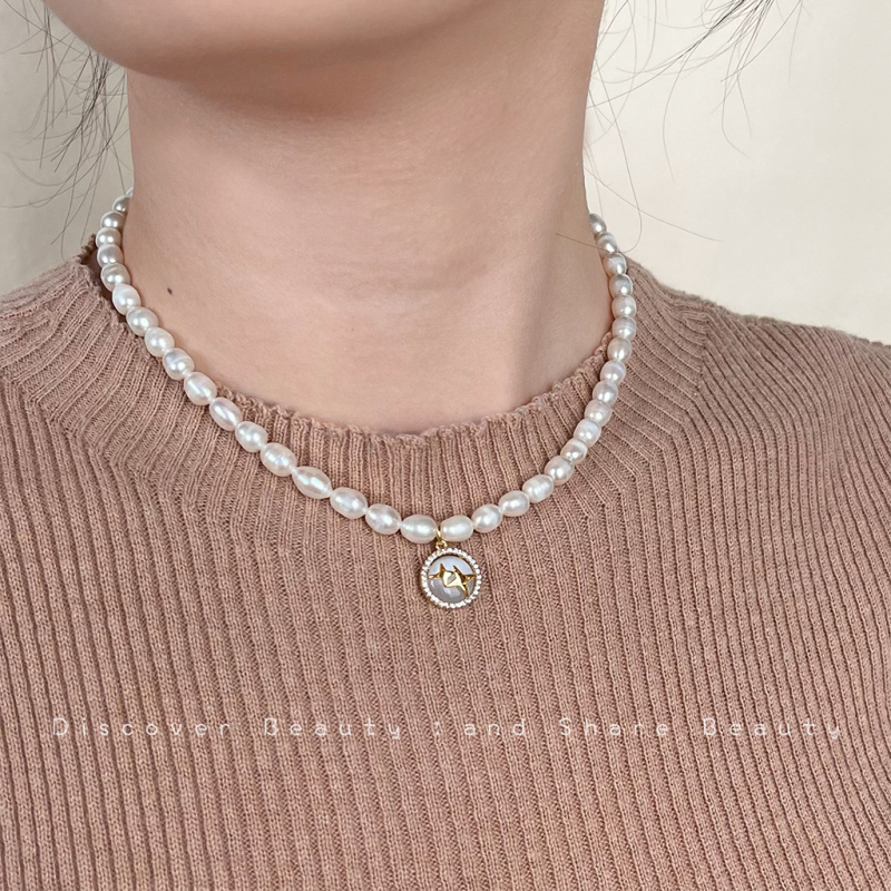 Ogrlica s prirodnim perlama, ručno izrađena, lanac od perli, bakreni privjesak, francuski retro stil