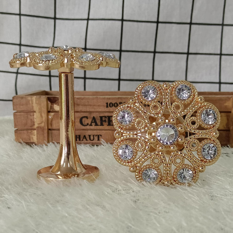 Držač za zavjese s pravim štapom, model 016, cinkovo legura + rhinestones, dodaci: vijci i gumeni čepovi, za viseće zavjese, Plum Blossom Nine Diamond Straight Hook