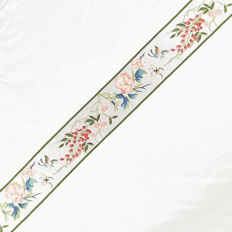 Siuvinėta nėrinių juostelė su gėlių vynmedžio ir drugelio motyvu drabužiams, rankinėms ir namų dekorui