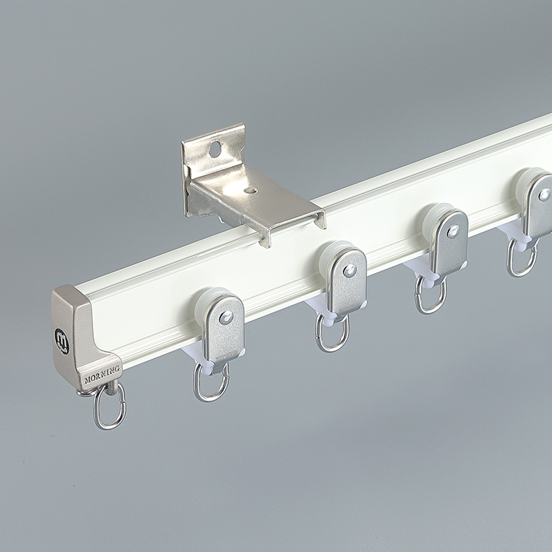 Alumínium függöny sínrendszer – L- és U- alakú görbült sínek, felső oldali rögzítés, teleszkópos görgő, egyenes sín vezető, dupla pálya, csendes működés