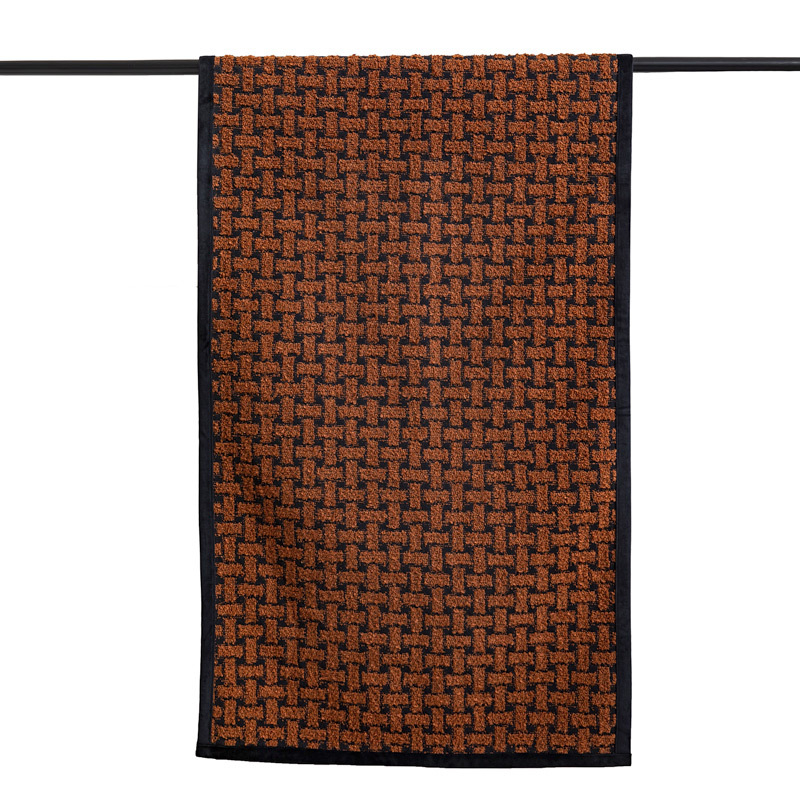 Voodiäärne jooksja geomeetrilise plaatide mustriga, segu materjal, kerge luksus stiil, logotüübi trükkimise võimalus, premium hotell-stiilis voodipesu