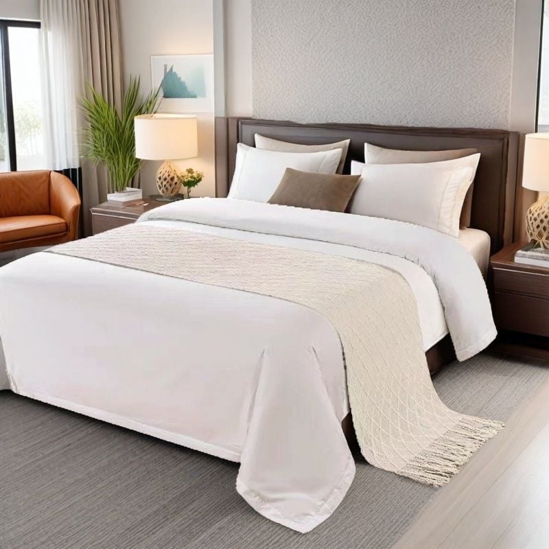 Покривка за легло за хотели и къщи за гости — прост модернистичен стил; 210–220 g/m², еднотонен модел, Спално бельо: одеяла и флисови одеяла