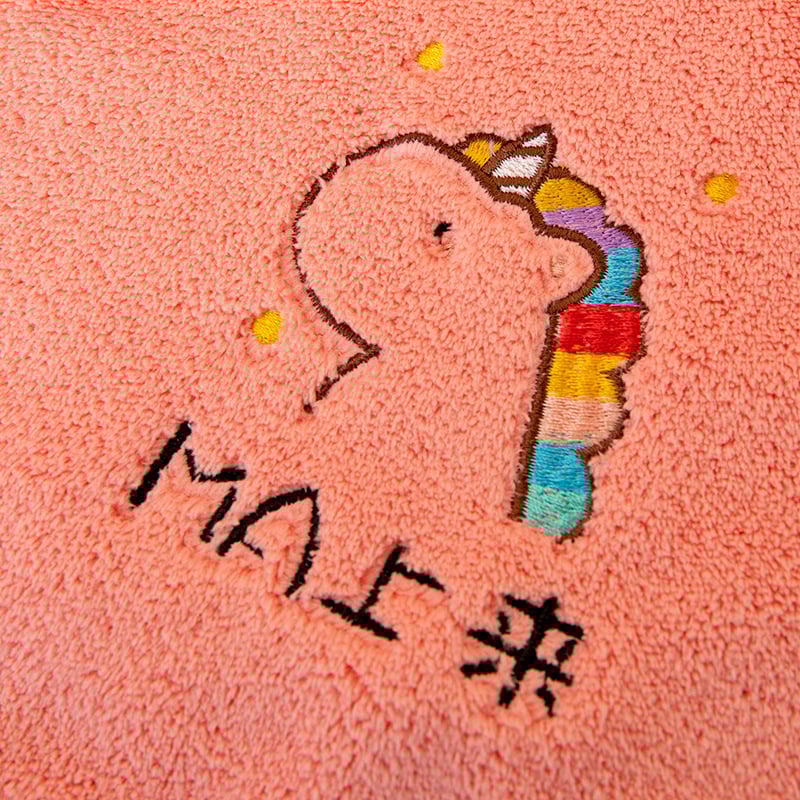 Korall polár fürdőlepedő hímzett éllel, 300–400 g/m², 150D szálak, hímzés, gyerek motívum