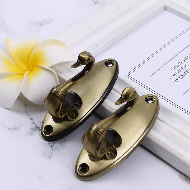 Γάντζος τοίχου για κουρτίνες - Κράμα, Μοντέλο LHQG-39, Περιλαμβάνονται βίδες, Κατάλληλο για όλους τους τύπους κουρτινών