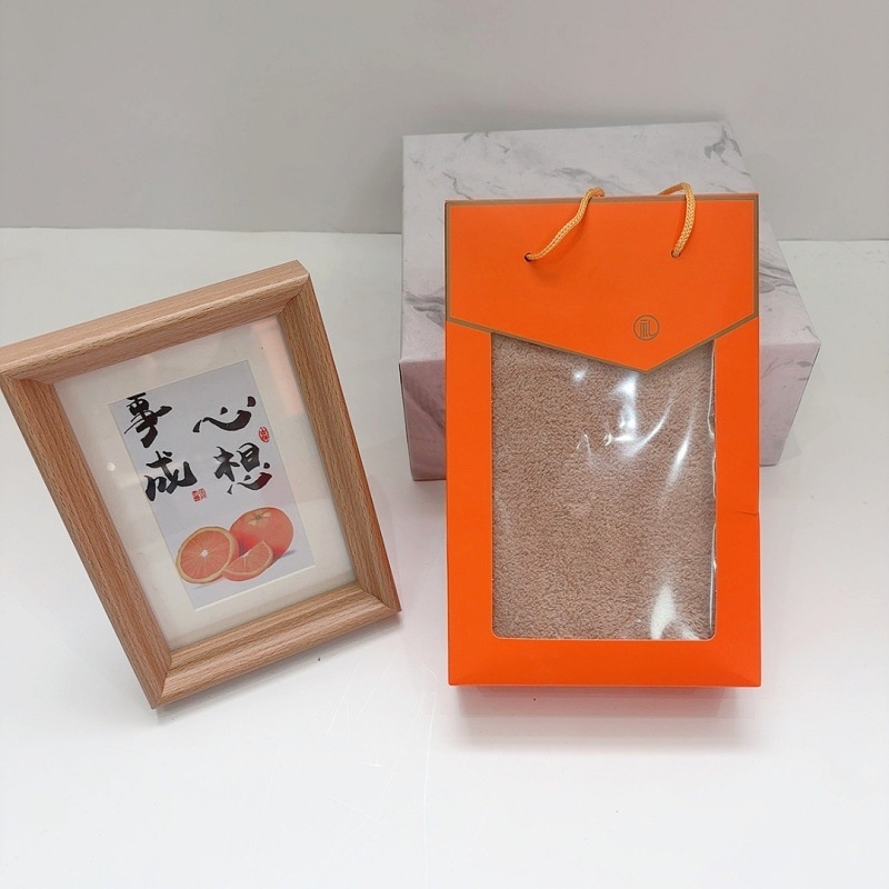 Set ručnika u darovnoj kutiji, koralni pliš, 80 g, mogućnost logotipa, šivanje i ravno tkanje