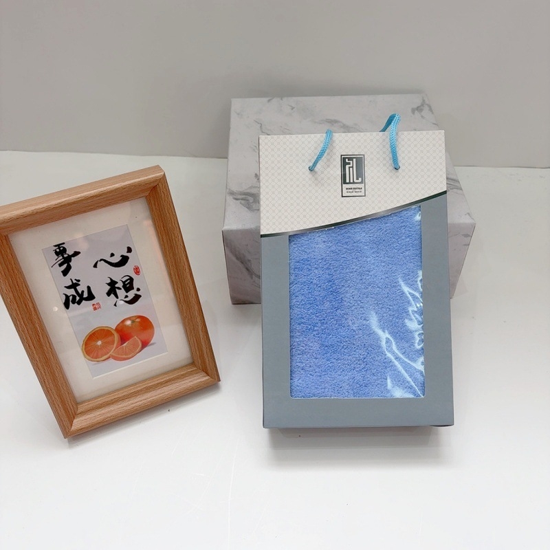 Set ručnika u darovnoj kutiji, koralni pliš, 80 g, mogućnost logotipa, šivanje i ravno tkanje