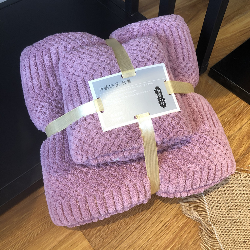 Комплект хавлии за баня — коралов плюш, модел щастлива клетка, висока попивност, дебел, 300 g, warp-knit (Материал: коралов плюш; Шаблон: щастлива клетка; Попивност: висока; Тегло: 300 g; Прежда: warp-knit)