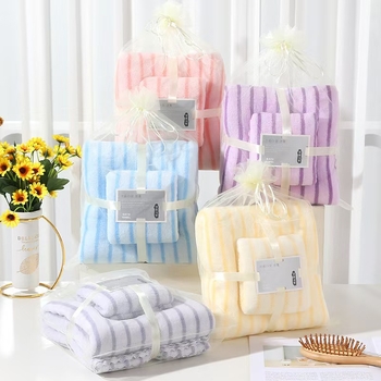 Σετ πετσέτες μπάνιου με λεπτές ρίγες από βελούδο, σχέδιο γονέων–παιδιών σε κουτί δώρου; επίπεδης ύφανσης, βάρος 300–400 g, δυνατότητα εκτύπωσης λογότυπου