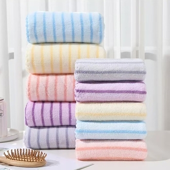 Σετ πετσέτες μπάνιου με λεπτές ρίγες από βελούδο, σχέδιο γονέων–παιδιών σε κουτί δώρου; επίπεδης ύφανσης, βάρος 300–400 g, δυνατότητα εκτύπωσης λογότυπου