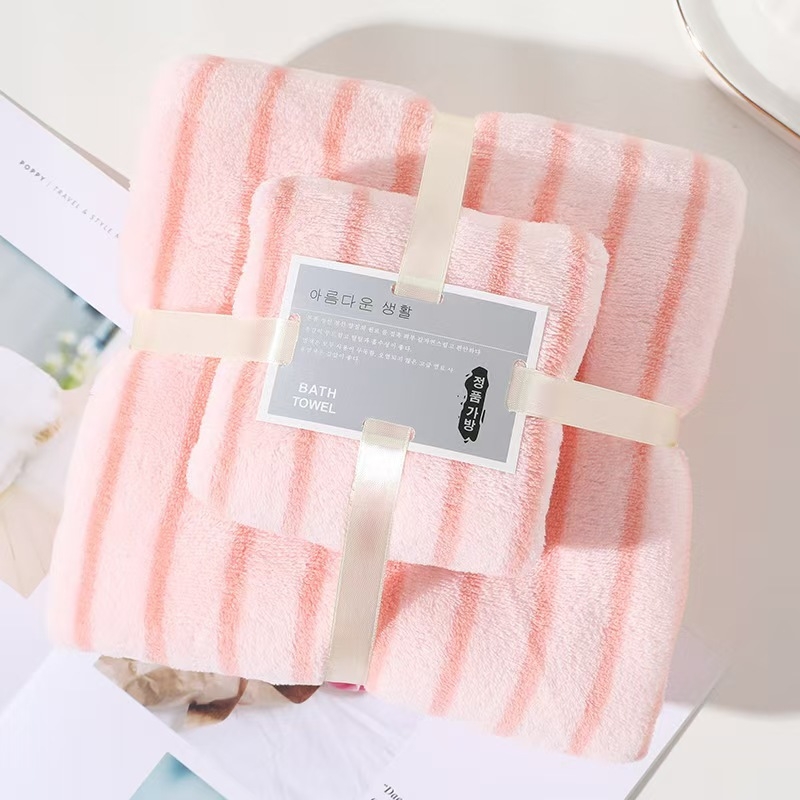 Σετ πετσέτες μπάνιου με λεπτές ρίγες από βελούδο, σχέδιο γονέων–παιδιών σε κουτί δώρου; επίπεδης ύφανσης, βάρος 300–400 g, δυνατότητα εκτύπωσης λογότυπου