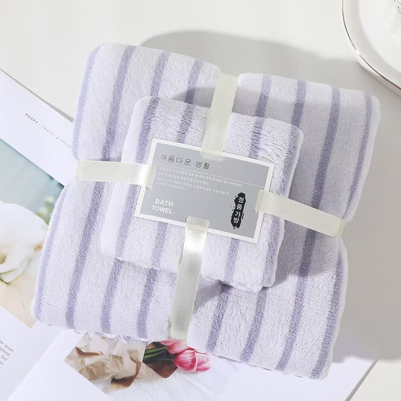 Σετ πετσέτες μπάνιου με λεπτές ρίγες από βελούδο, σχέδιο γονέων–παιδιών σε κουτί δώρου; επίπεδης ύφανσης, βάρος 300–400 g, δυνατότητα εκτύπωσης λογότυπου