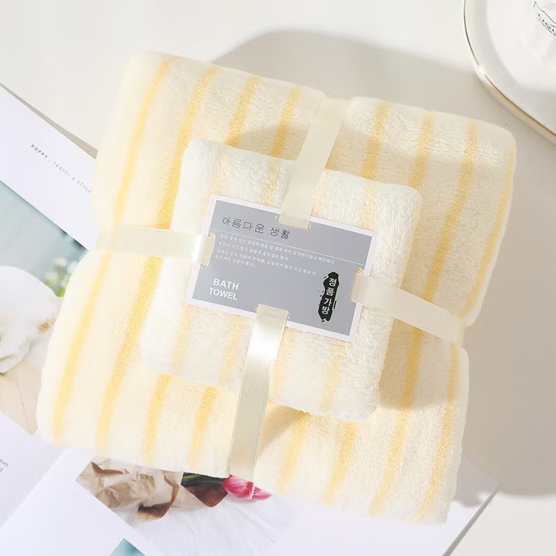 Σετ πετσέτες μπάνιου με λεπτές ρίγες από βελούδο, σχέδιο γονέων–παιδιών σε κουτί δώρου; επίπεδης ύφανσης, βάρος 300–400 g, δυνατότητα εκτύπωσης λογότυπου