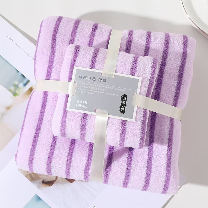 Σετ πετσέτες μπάνιου με λεπτές ρίγες από βελούδο, σχέδιο γονέων–παιδιών σε κουτί δώρου; επίπεδης ύφανσης, βάρος 300–400 g, δυνατότητα εκτύπωσης λογότυπου