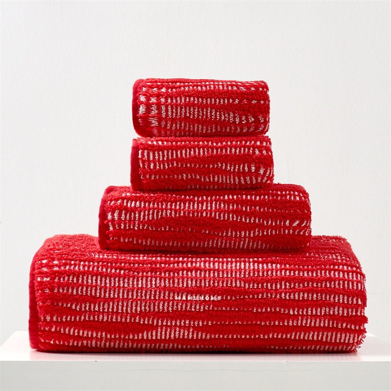 Set ručnika od 100% pamuka, žakard tkanina, 200 g/m² ili više, visoka upijajuća moć