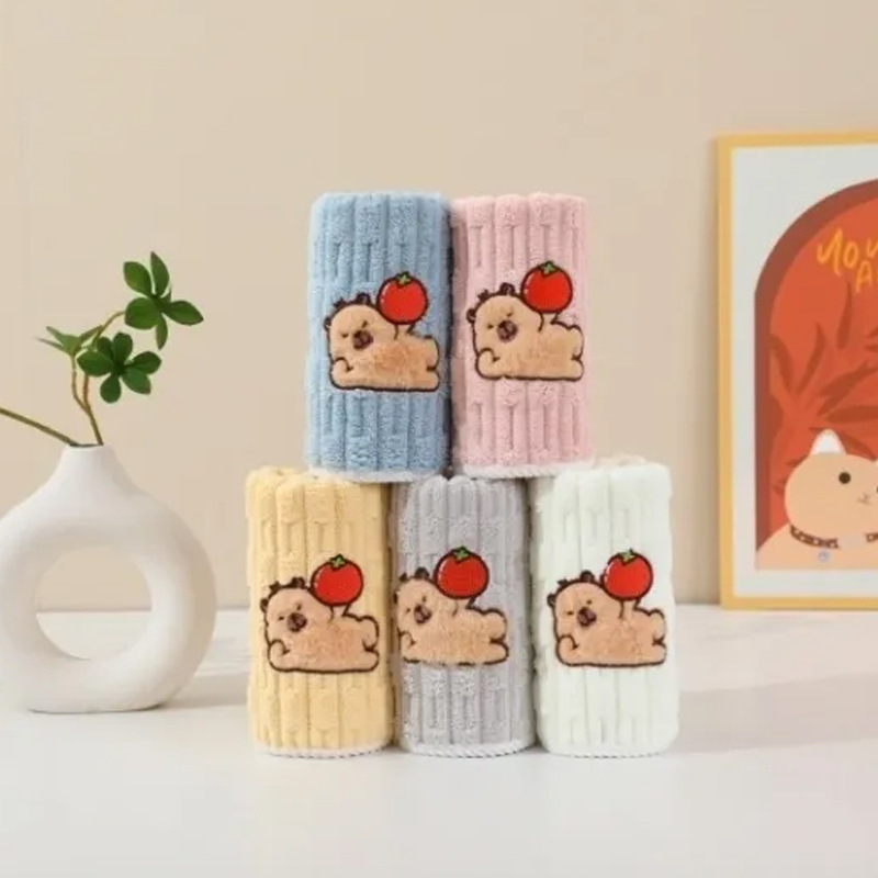 Darivni set ručnika: Kapibara ručnik za lice i ručnik za tijelo, Coral fleece, 150d vlakno, izvezeni i obrubljeni, 100–120 g, prilagodljivo