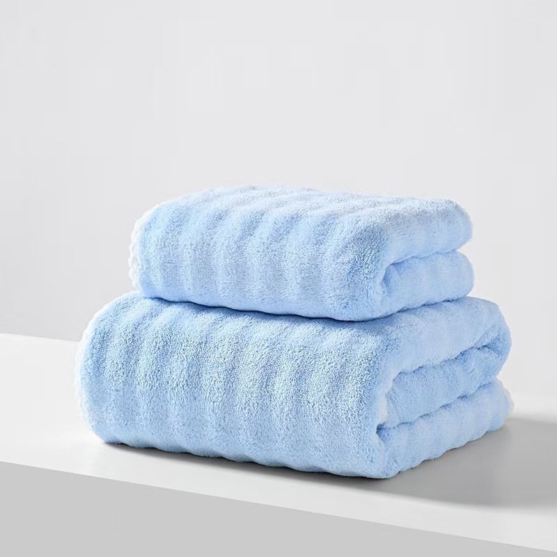 Fürdőlepedő korall plüss anyagból, 200–300 g/m², 32 szál, egyszerű szövés