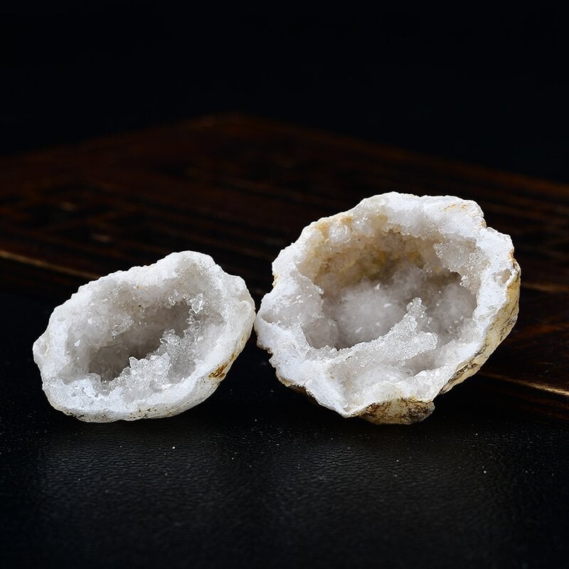 Kristálygeoda beltéri dekorációhoz, modern minimalista stílus, ásványi példány