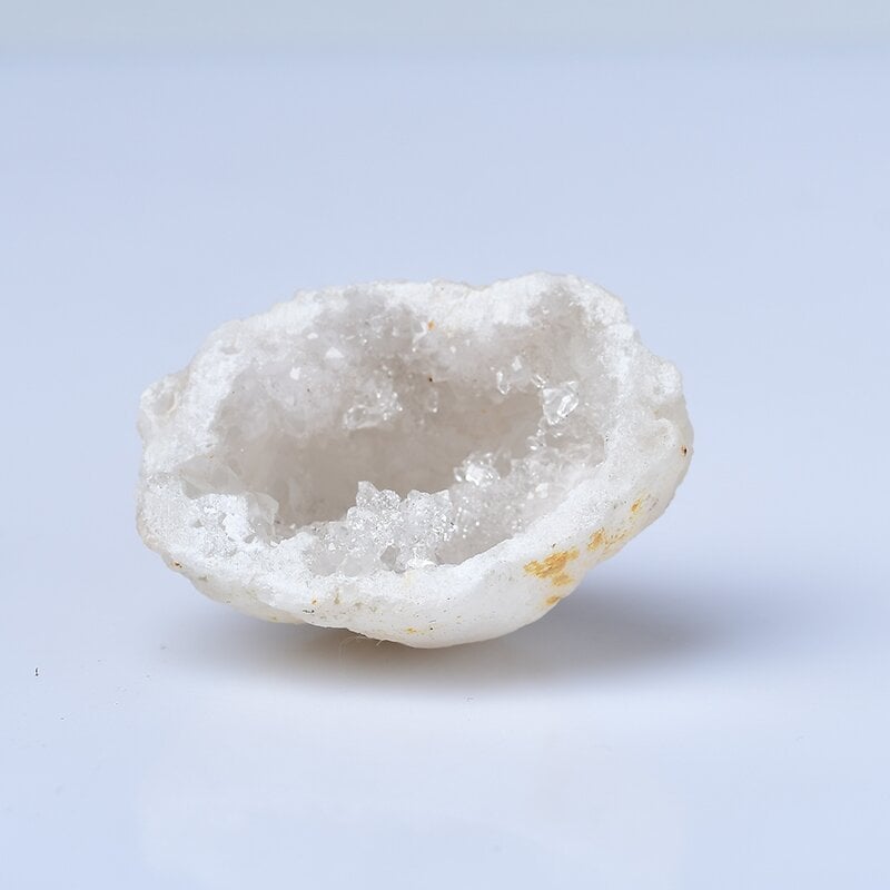 Kristálygeoda beltéri dekorációhoz, modern minimalista stílus, ásványi példány