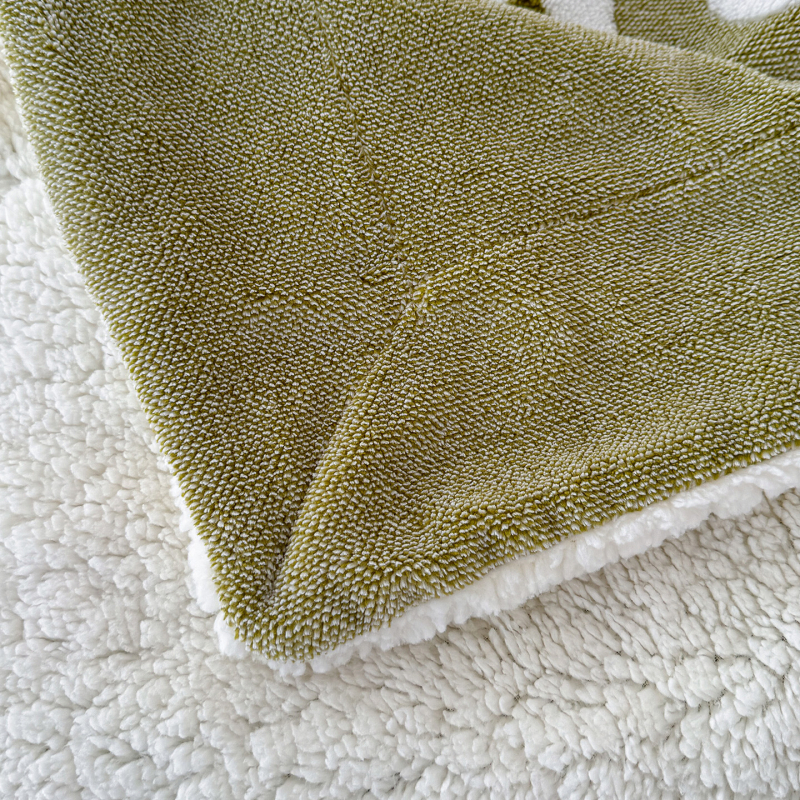 Одеяло от полиестер за зима, луксозен стил, персонализируемо, тегло 1.0–1.5 кг