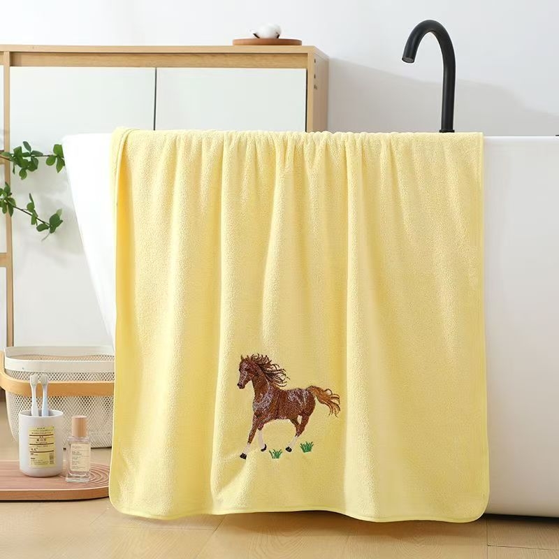 Uterak za kupanje s motivom konja, koralni flis, debeli, upijajući, meki